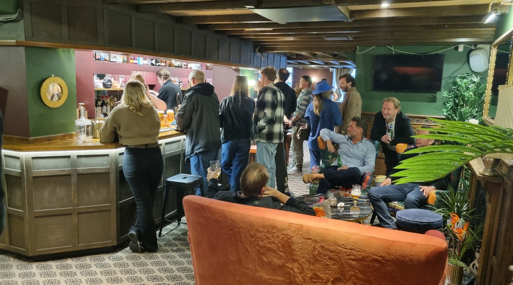 Pub Food | The Bees Knees Pub Cirencester