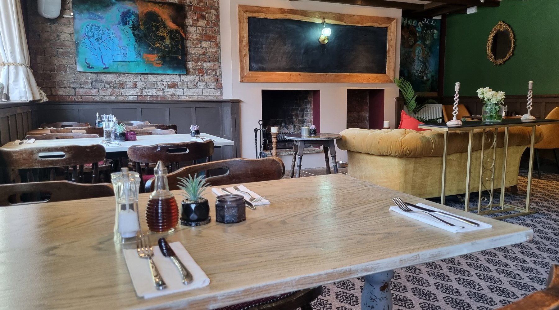 Pub Food | The Bees Knees Pub Cirencester